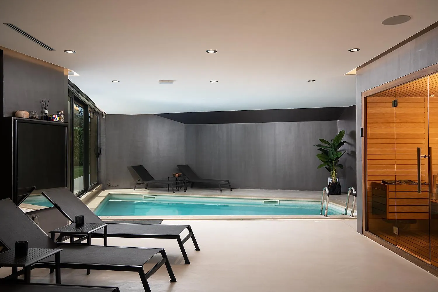 Villa Lucy Banjole For 12 People Near Medulin With Heated Indoor Pool & Spa Just 400 Meters From The Beach