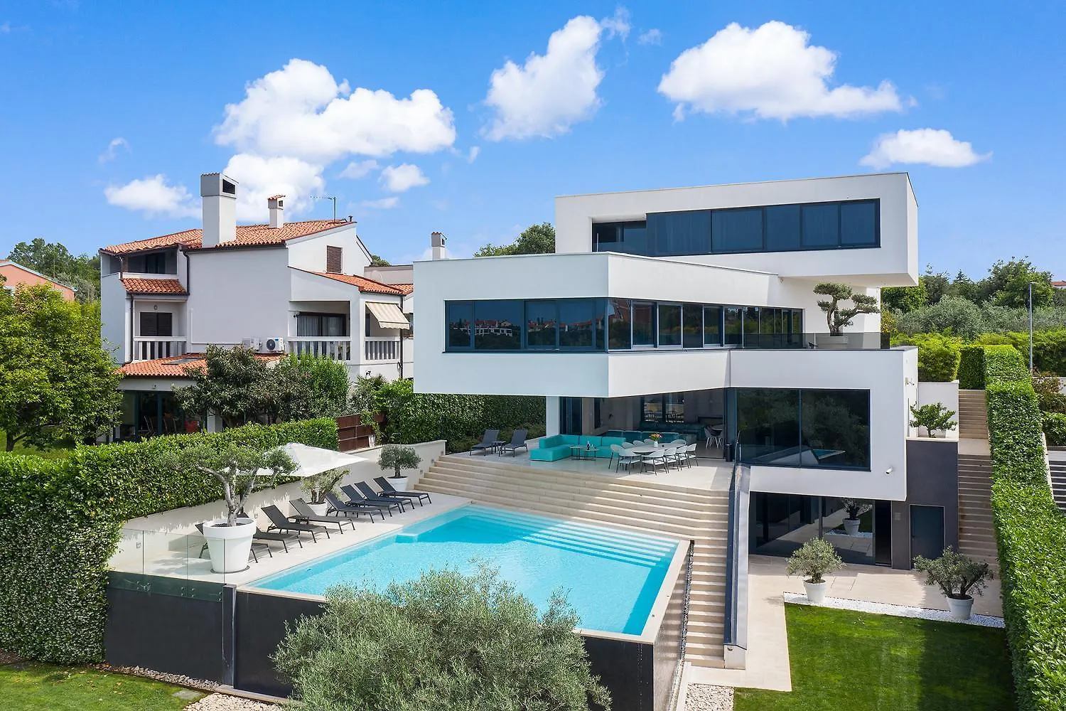 Villa Lucy Banjole For 12 People Near Medulin With Heated Indoor Pool & Spa Just 400 Meters From The Beach 0*,