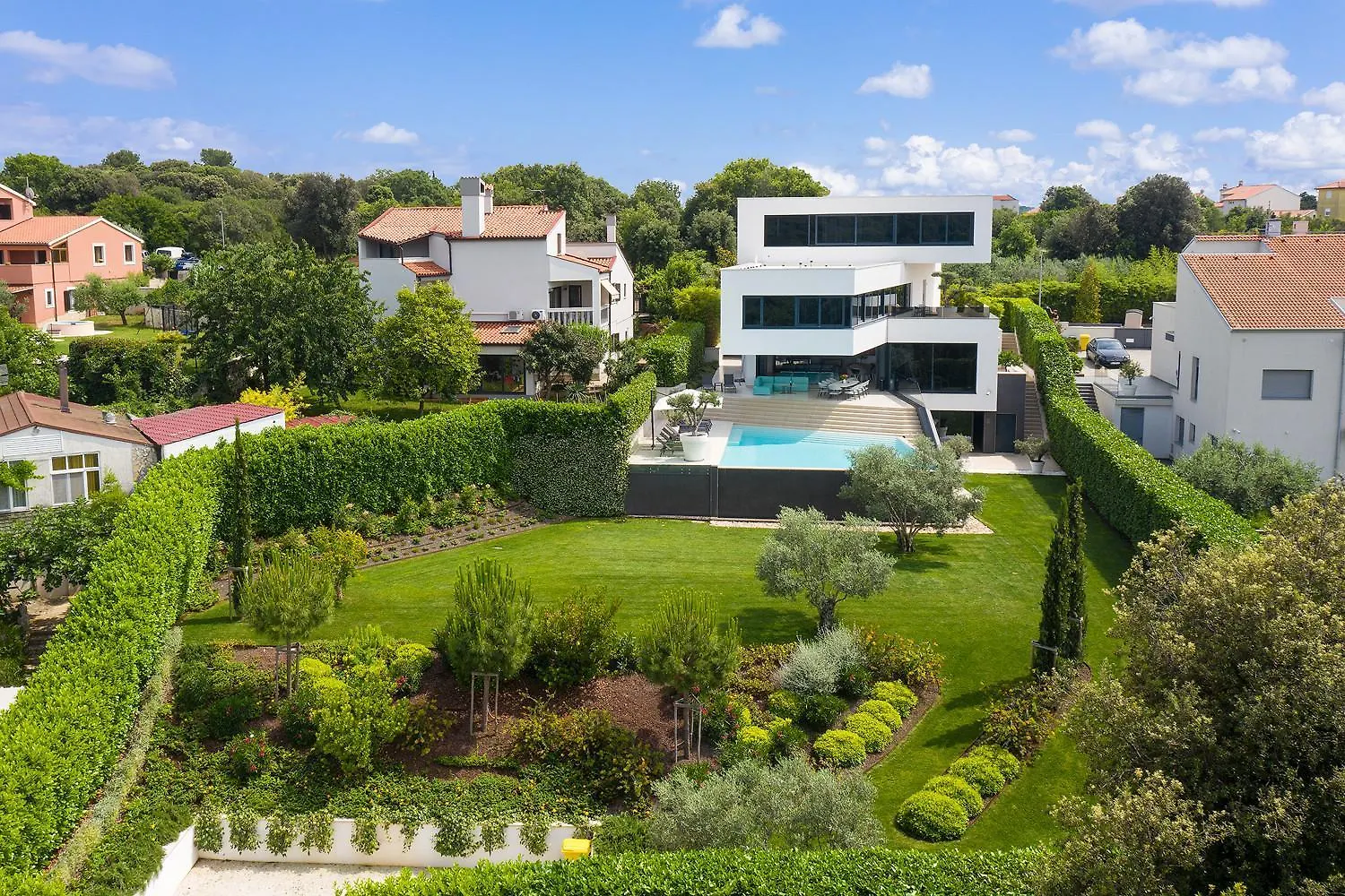 Villa Lucy Banjole For 12 People Near Medulin With Heated Indoor Pool & Spa Just 400 Meters From The Beach