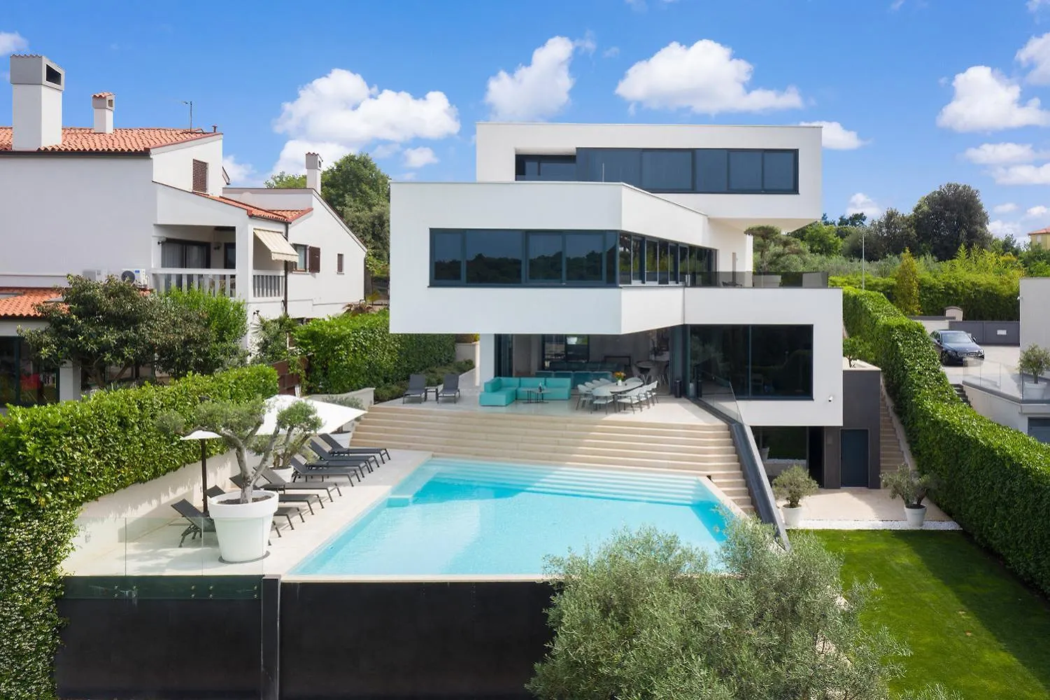 Villa Lucy Banjole For 12 People Near Medulin With Heated Indoor Pool & Spa Just 400 Meters From The Beach