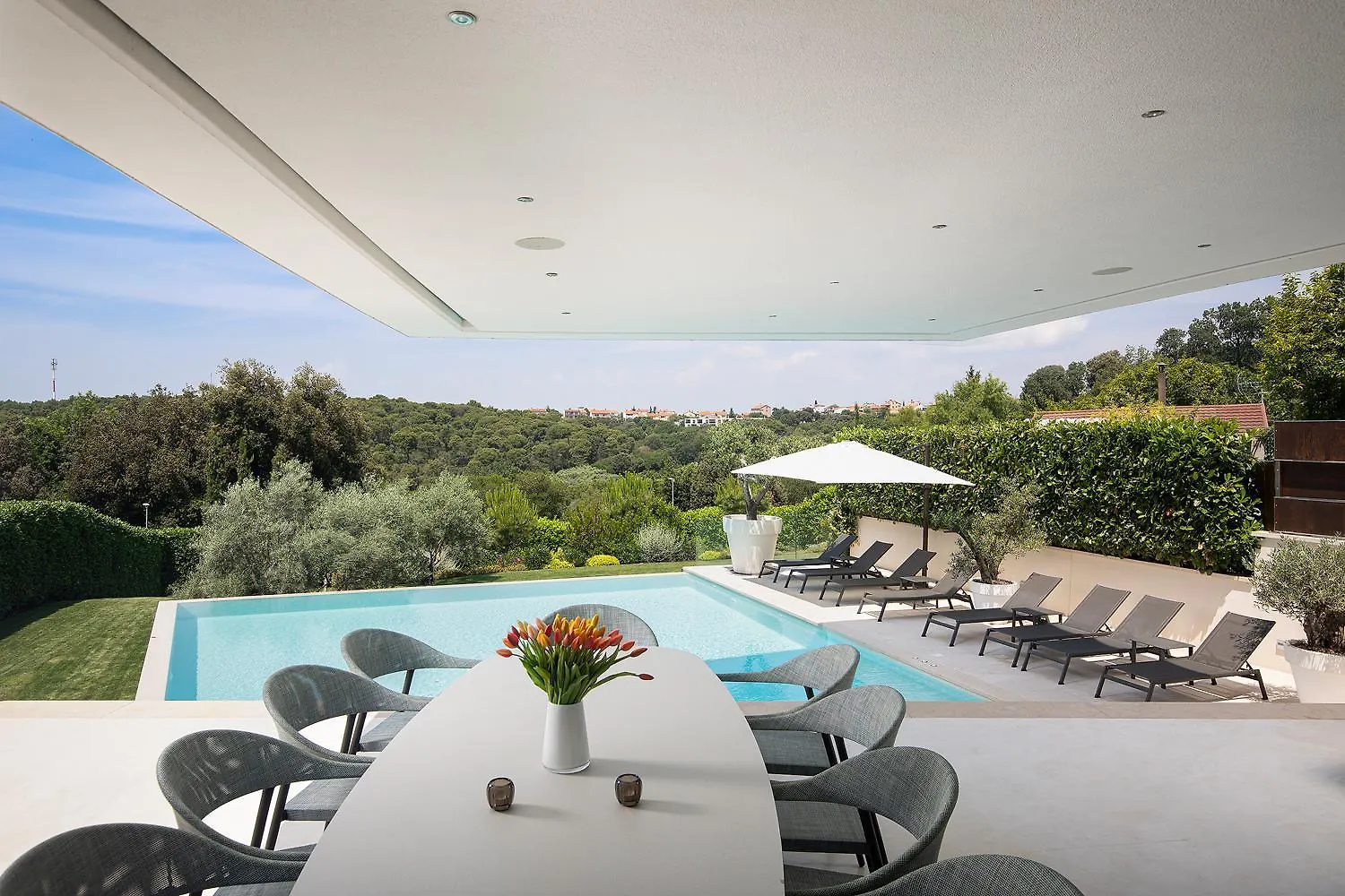 Villa Lucy Banjole For 12 People Near Medulin With Heated Indoor Pool & Spa Just 400 Meters From The Beach